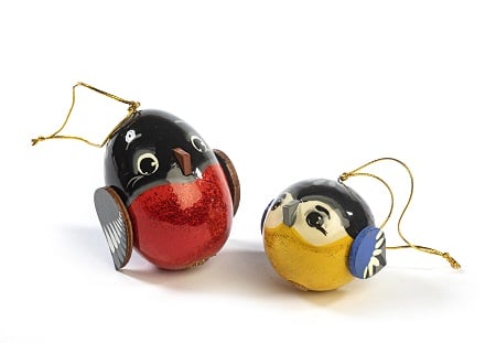 Deux pendentifs en bois en forme d’oiseaux 1 Deux pendentifs en bois en forme d’oiseaux