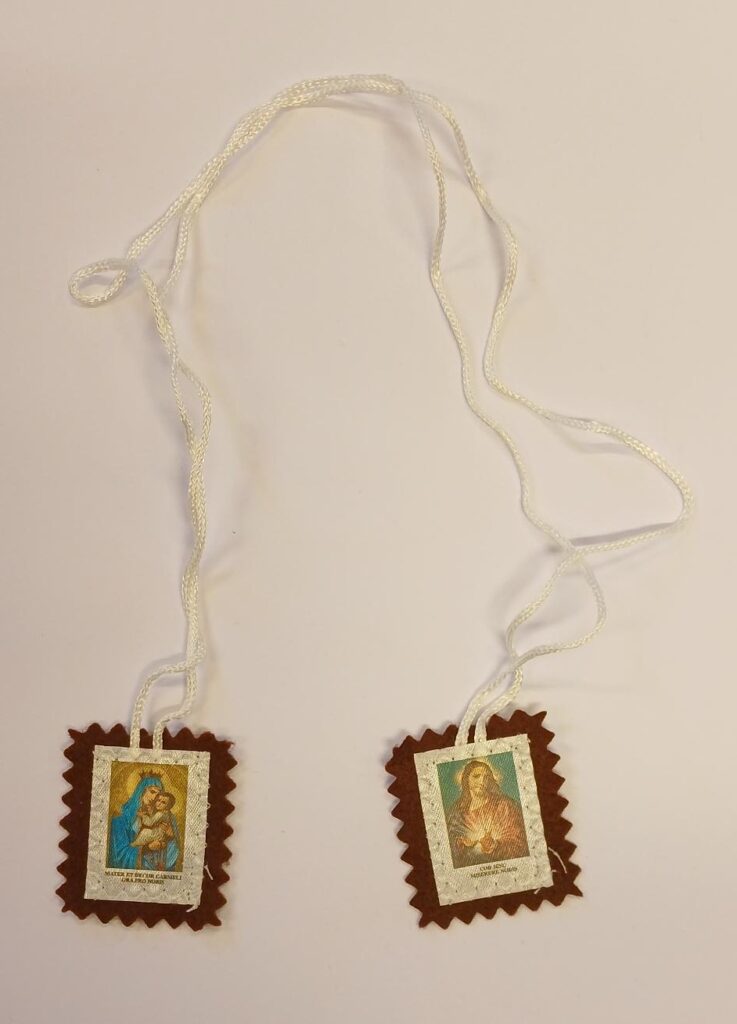 Scapulaire pour les laïcs 2 Scapulier