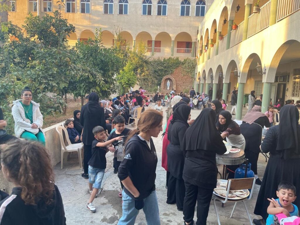 Aide d'urgence pour 8 000 personnes déplacées à baalbek au liban 3 Acn 20241024 174007