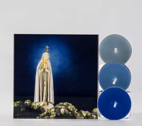 Bloc de verre Notre-Dame de Fatima avec six bougies
